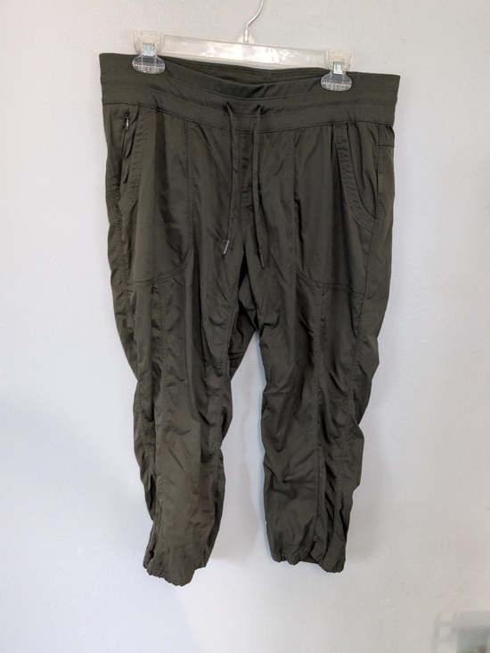 The North Face Pants - The North Face Olive Green Drawstring Outdoor Jogger Capri Pants Size Large